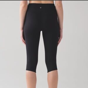 Lululemon Squad Goals Crop 17" Leggings